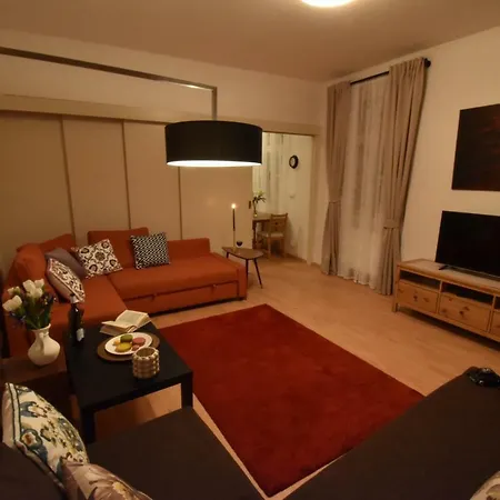 Brand New Attic Flat דירה